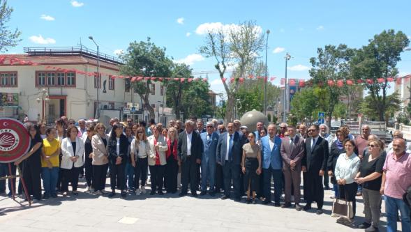 CHP, 19 Mayıs'ı kutladı