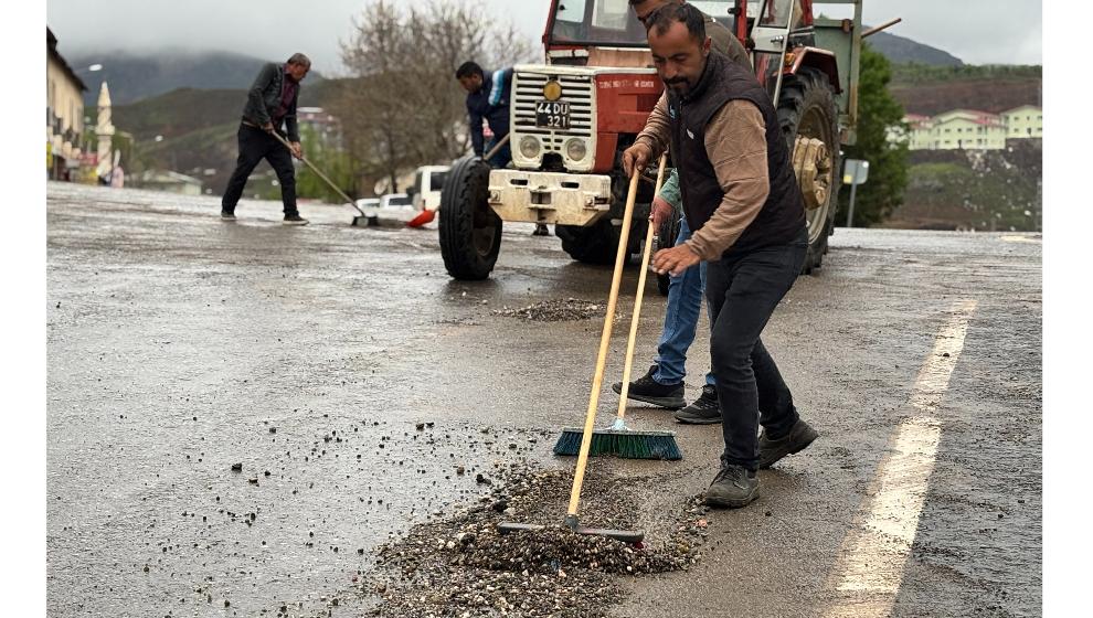 Arapgir’de dolu etkili oldu