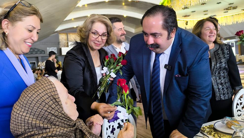 CHP Kadın Kolları Anneler Günü'nü unutmadı, ortaya güzel görüntüler çıktı