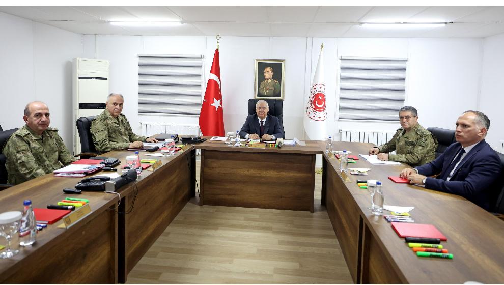 Malatya 2.Ordu Komutanlığında kritik toplantı: Bakan birlik komutanlarına talimat verdi!