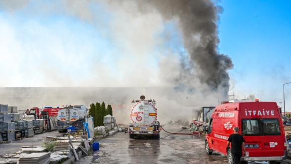Büyükşehir, 12 İtfaiye aracı ve 50 personelle müdahale etti