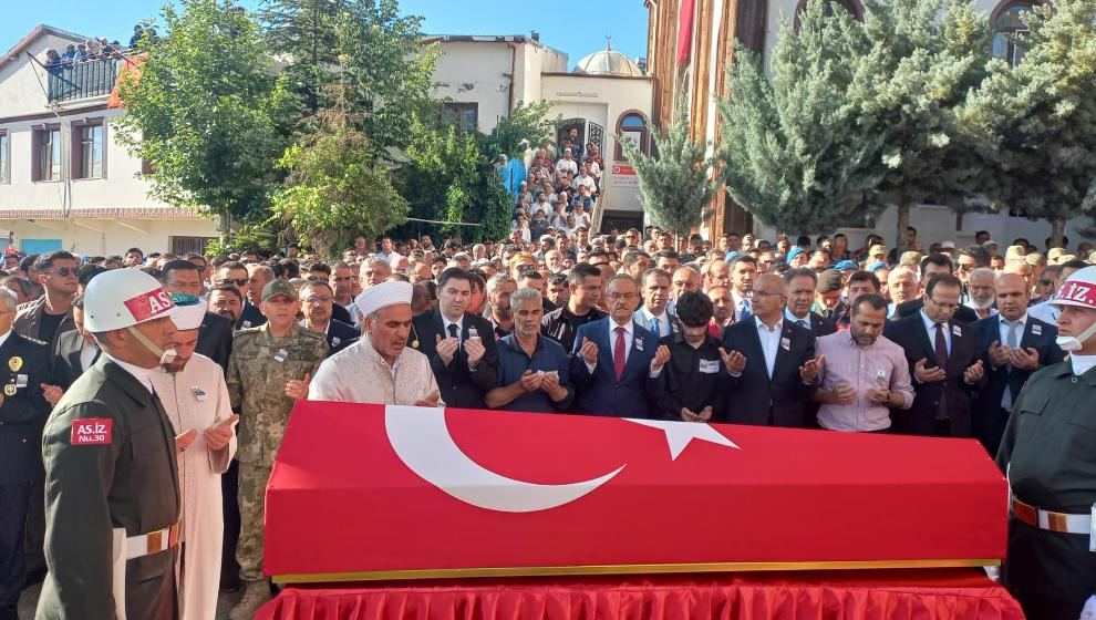 Malatya şehidini son yolculuğuna uğurladı