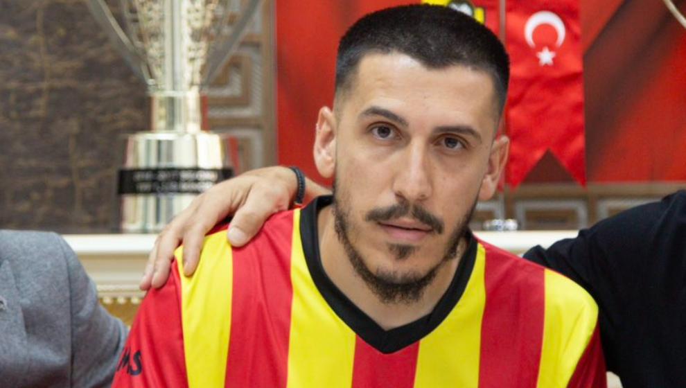Yeni Malatyaspor iki futbolcuyla imzaladı