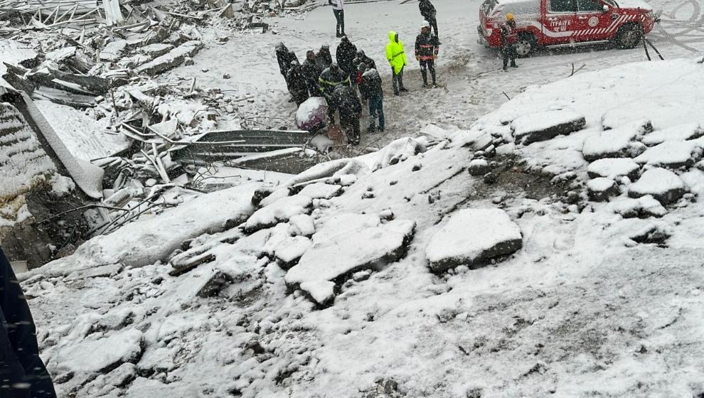 Kırçuval Otel'in yıkılmasında kimler sorumlu?