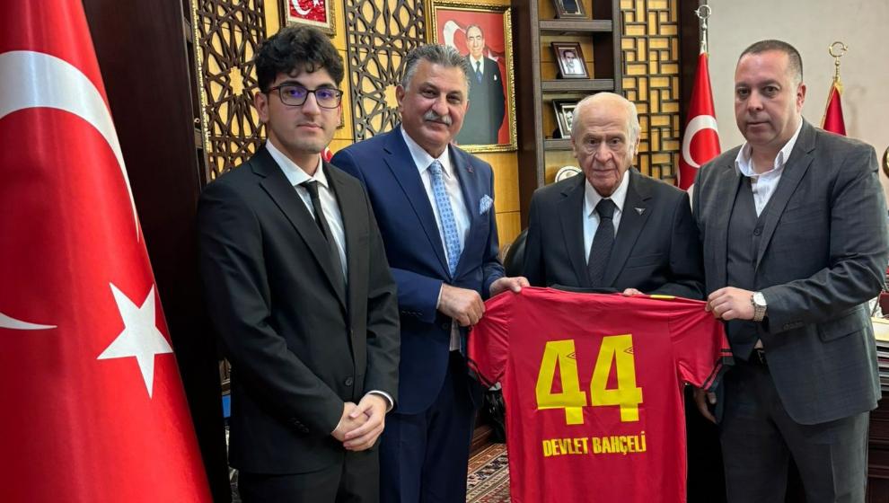 MHP lideri Bahçeli, YMS yönetimini kabul etti