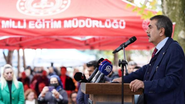 Bakan Tekin: "Bütün inançlarla ilgili çocuklarımızın özgürce doğru bilgiye erişebilecekleri bir müfredat geliştirdik"