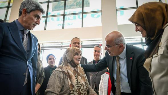 Başkan Er: "Emine Teyzemiz gurur kaynağı"