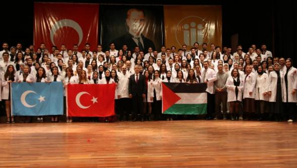 İnönü'de geleceğin diş hekimleri beyaz önlük giydi