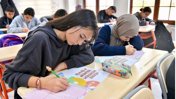 Yeşilyurt Belediyesi'nden öğrencilere ücretsiz kurs