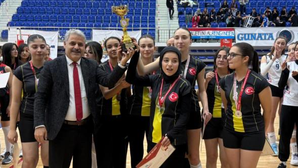 Basketbolda dereceye giren okullar belli oldu