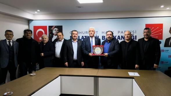 "Kayısı üreticisi ayakta kalamazsa Malatya ekonomisi çöker"