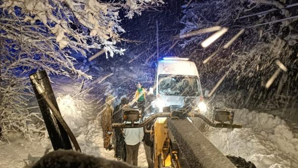 Malatya'da karla mücadele sürüyor! Kar kalınlığı 110 santimetreye ulaştı...
