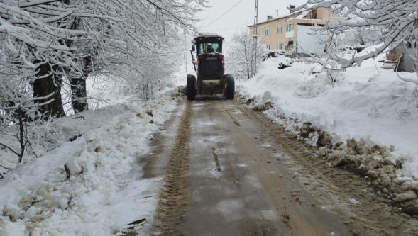 Malatya Büyükşehir Belediyesi karla mücadelesini sürdürüyor