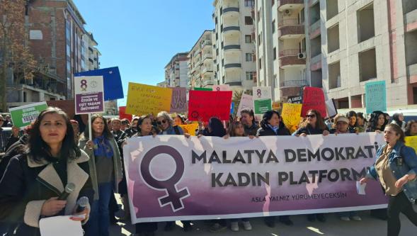 "8 Mart'ta kadınları yoksulluğa, şiddete, güvencesizliğe karşı barış, laiklik ve özgürlük mücadelesini büyütüyoruz"
