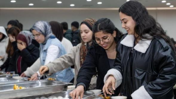 İnönü Üniversitesi'nde öğrenciler sahurda bir araya geldi