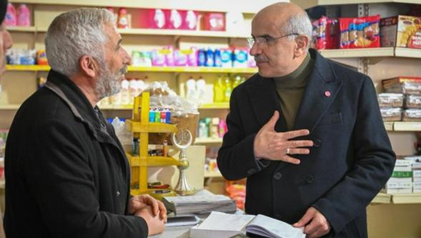 MBB Başkanı Sami Er, vatandaşın bakkala olan borcunu kapattı